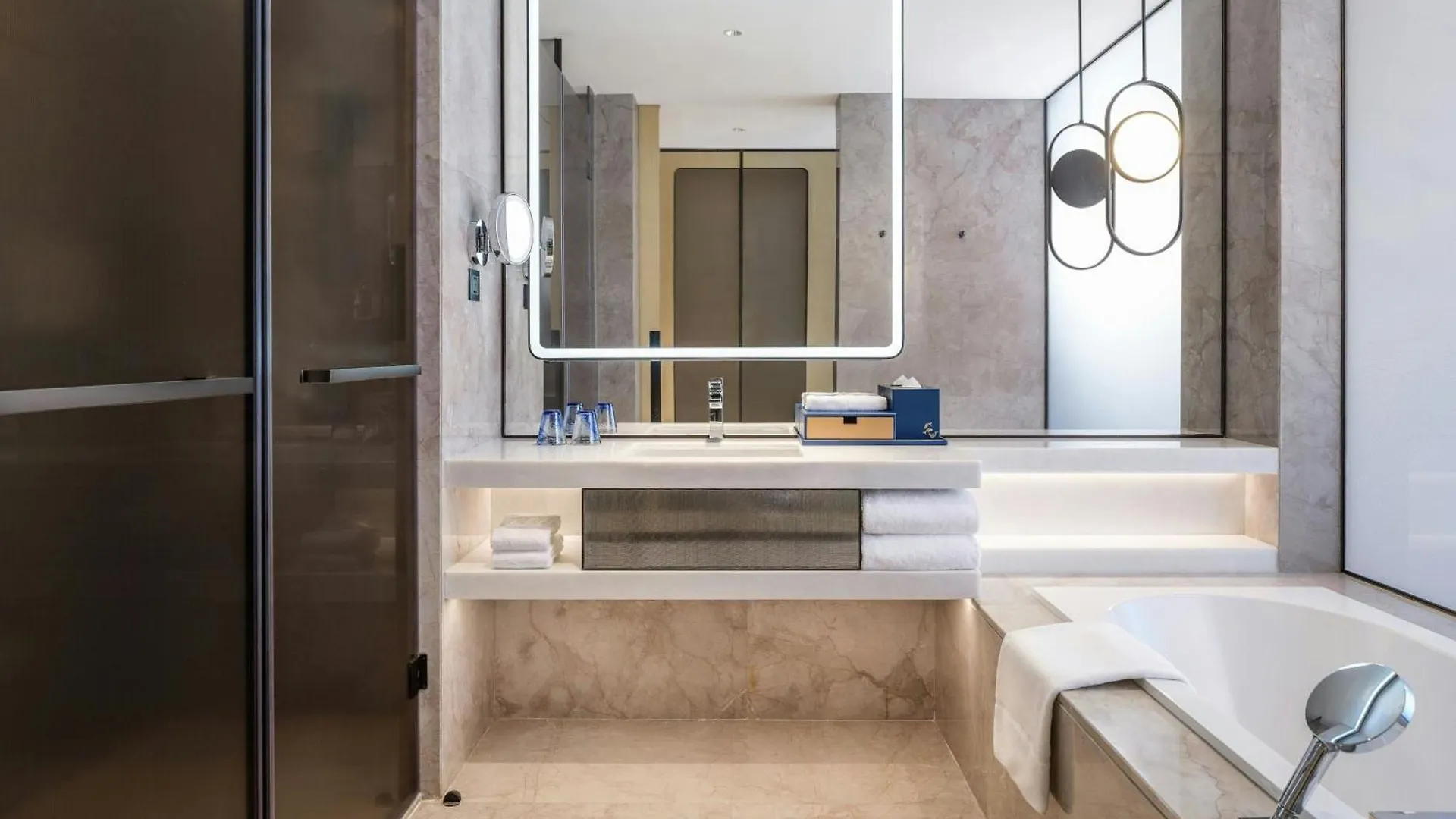 *****  Renaissance Zhuhai Hotel China